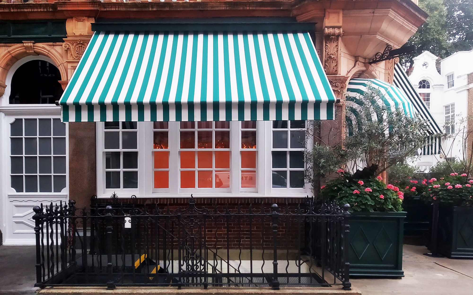 Awning refurbishment at Harry's Bar Morco Blinds